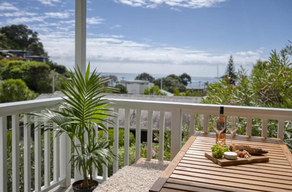 Palm Beach House | Miro Guesthouse - Palm Beach on Your Doorstep