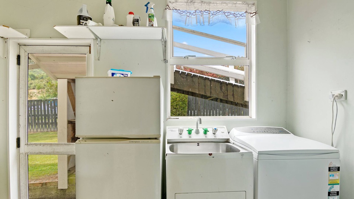 Waikawa Bay Cottage | MOANA ESCAPE - WAIKAWA HOLIDAY HOME, family friendly in Picton