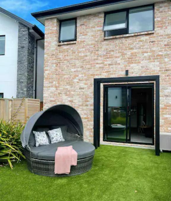 Riccarton House | Modern 2 bedroom by Hagley Park