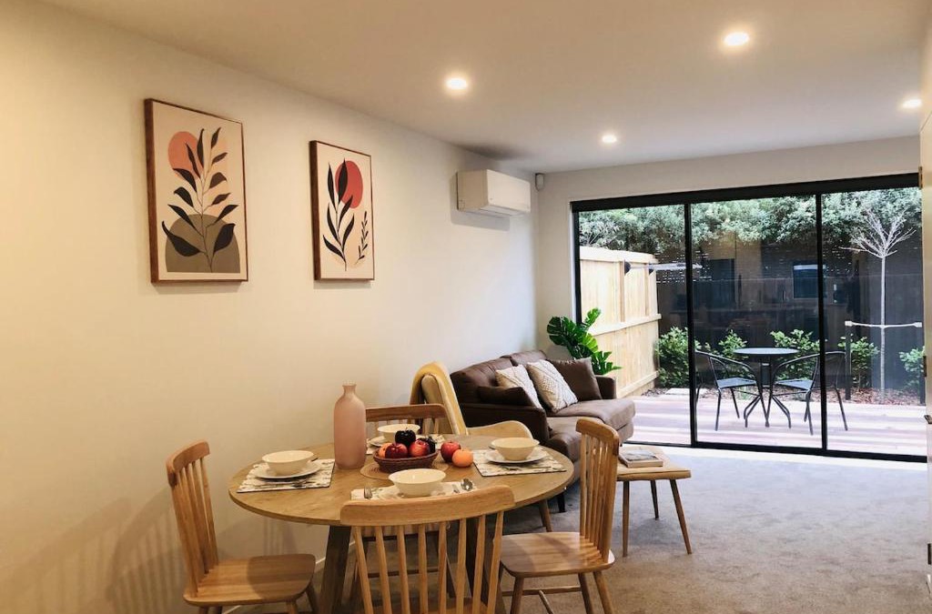 Saint Albans Apartment | Modern 2BR Oasis Minutes from CBD walk to Merivale Mall