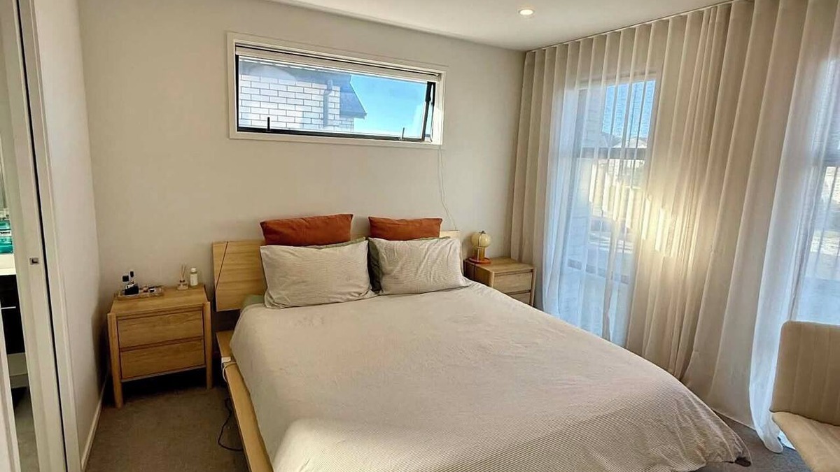 Papamoa Beach House | Modern 3 bedroom house in Papamoa Beach, 15 minute walk to the beach!