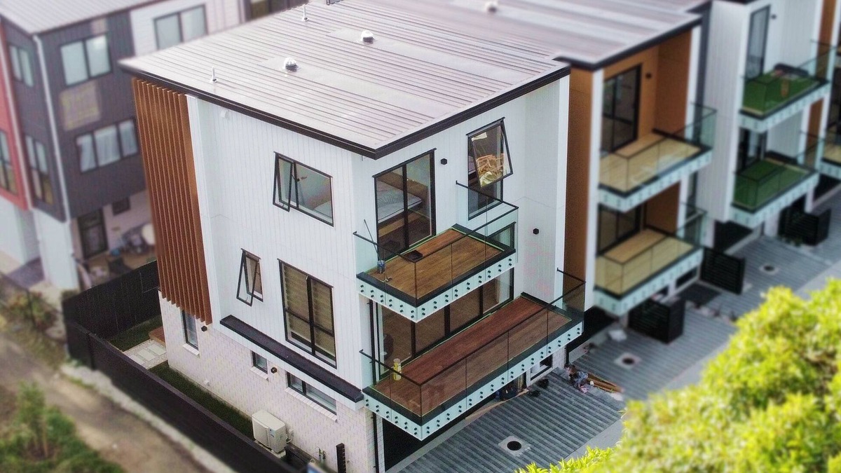 Saint Johns House | Modern 4BR park-view home in St Johns