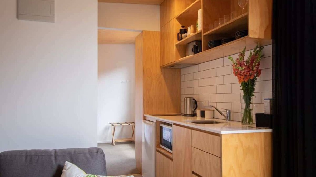 Fitzroy House | Modern Beach Family Suite in New Plymouth