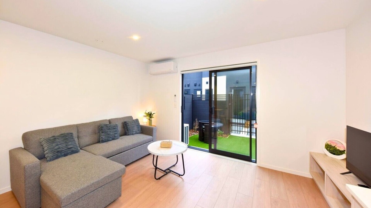 Christchurch City Centre Apartment | Modern One Bedroom Stay on Bath Street