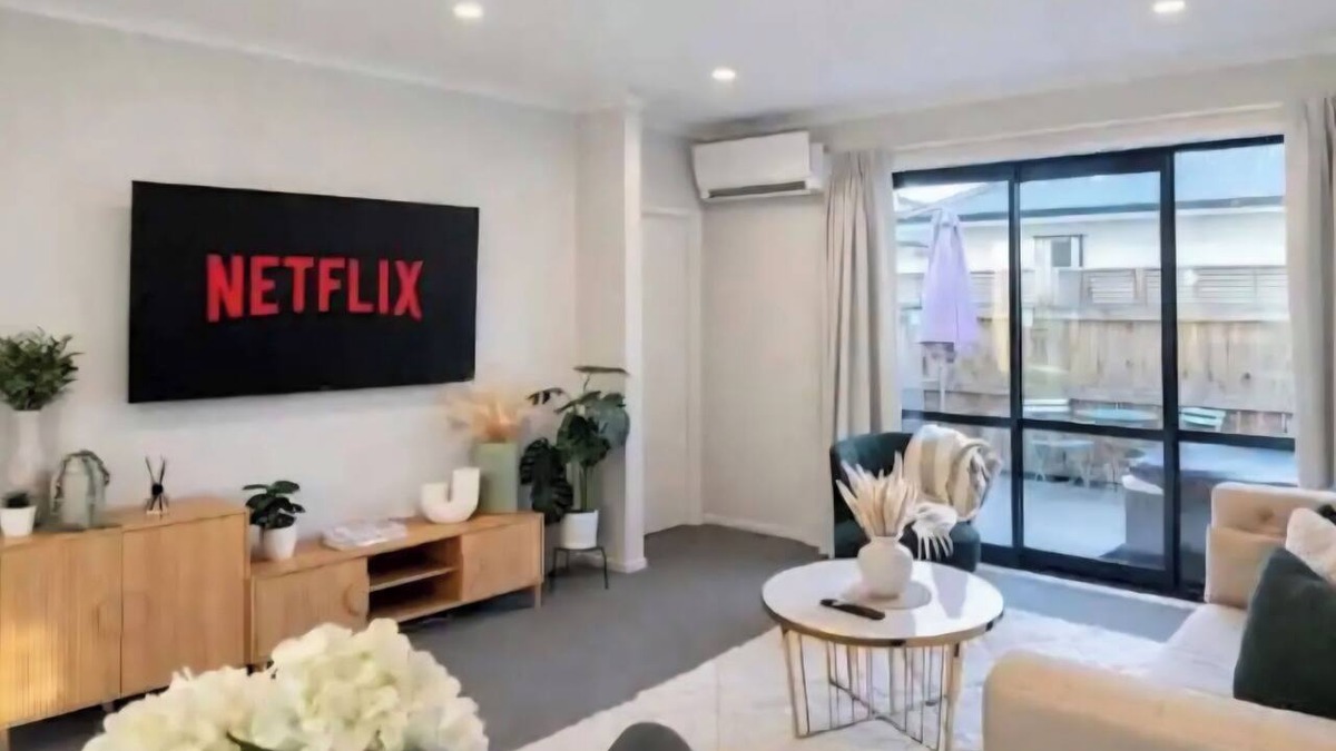 Hamilton Apartment | Modern Retreat - Near Auckland Expressway, Shopping Mall and Playground!