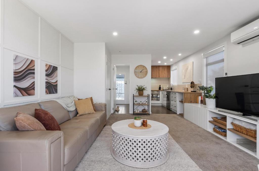 Linwood House | Modern Stay Near Christchurch Stadium with Free Parking
