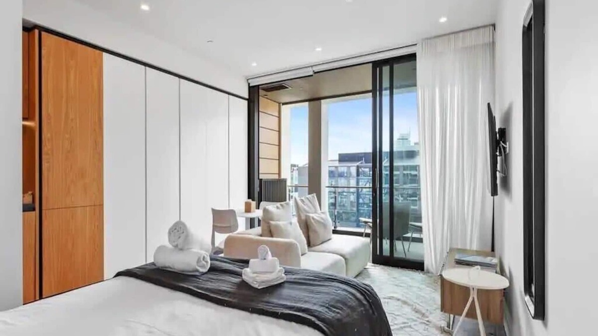 Auckland Central Business District Apartment | Modern Studio in Wynyard Quarter by Zodiak Stays