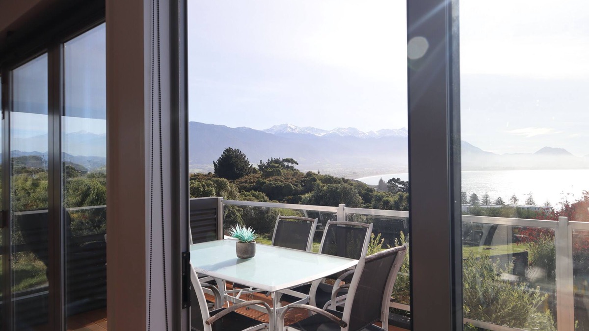 Kaikoura House | Modern | Sunny | Ocean Views - KK62109