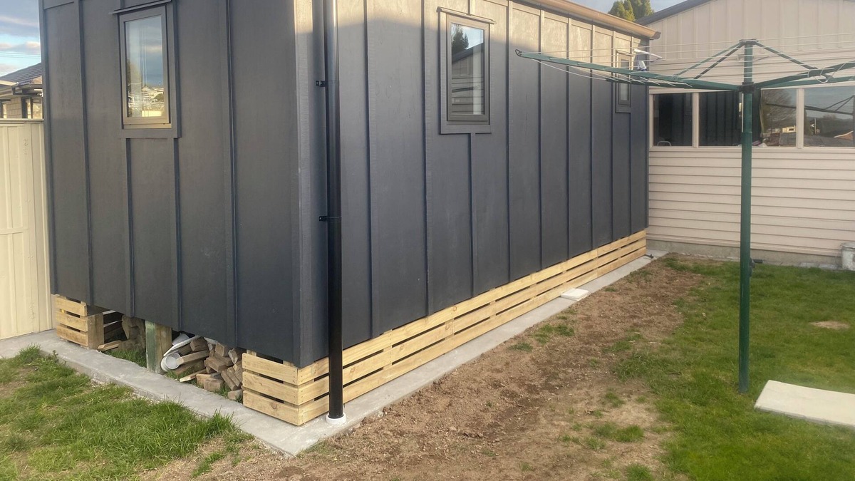 Tirau Cabin | Modern, warm, central, self contained & private