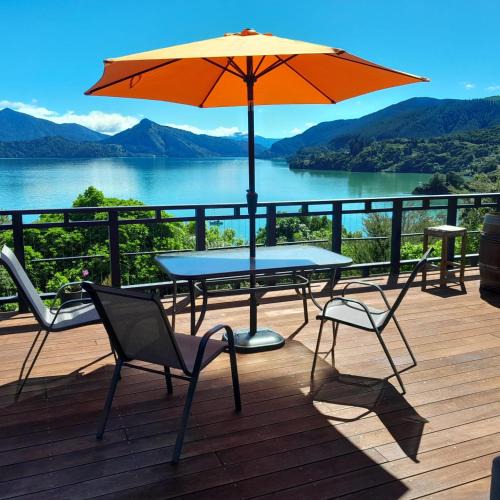 Moetapu Bay House | Moetapu Scenic Retreat