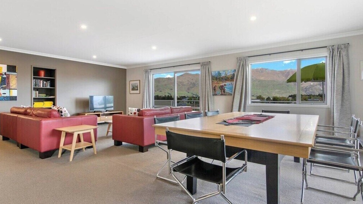 Wanaka House | Mount Iron 'The Big House' 2 kitchens/2 living