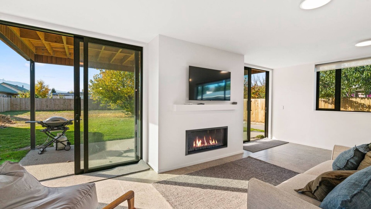 Lowburn House | Mountain Escape - Cromwell Downstairs Apartment
