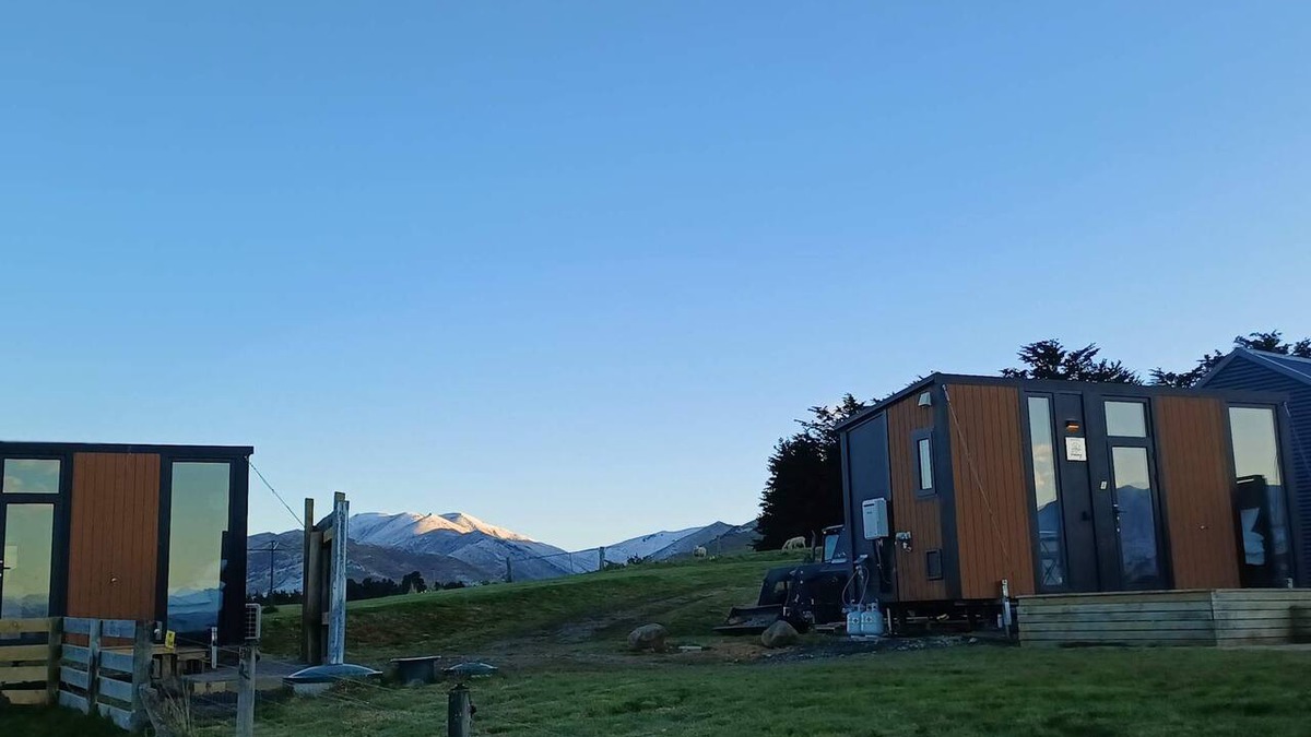 Albury House | Mountain View Cabin by Tiny Away