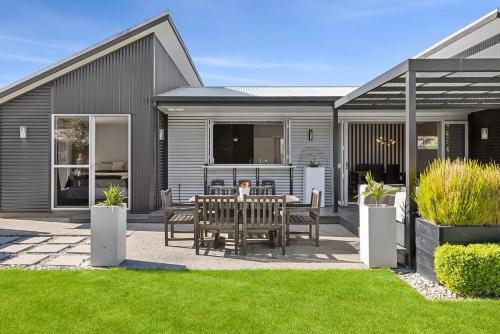 Lowburn House | Mountain View House