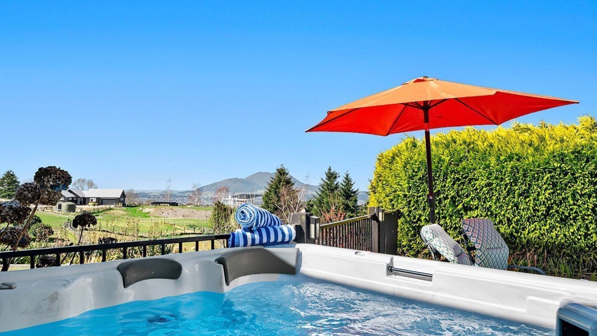 Acacia Bay House | Mountviews Lodge