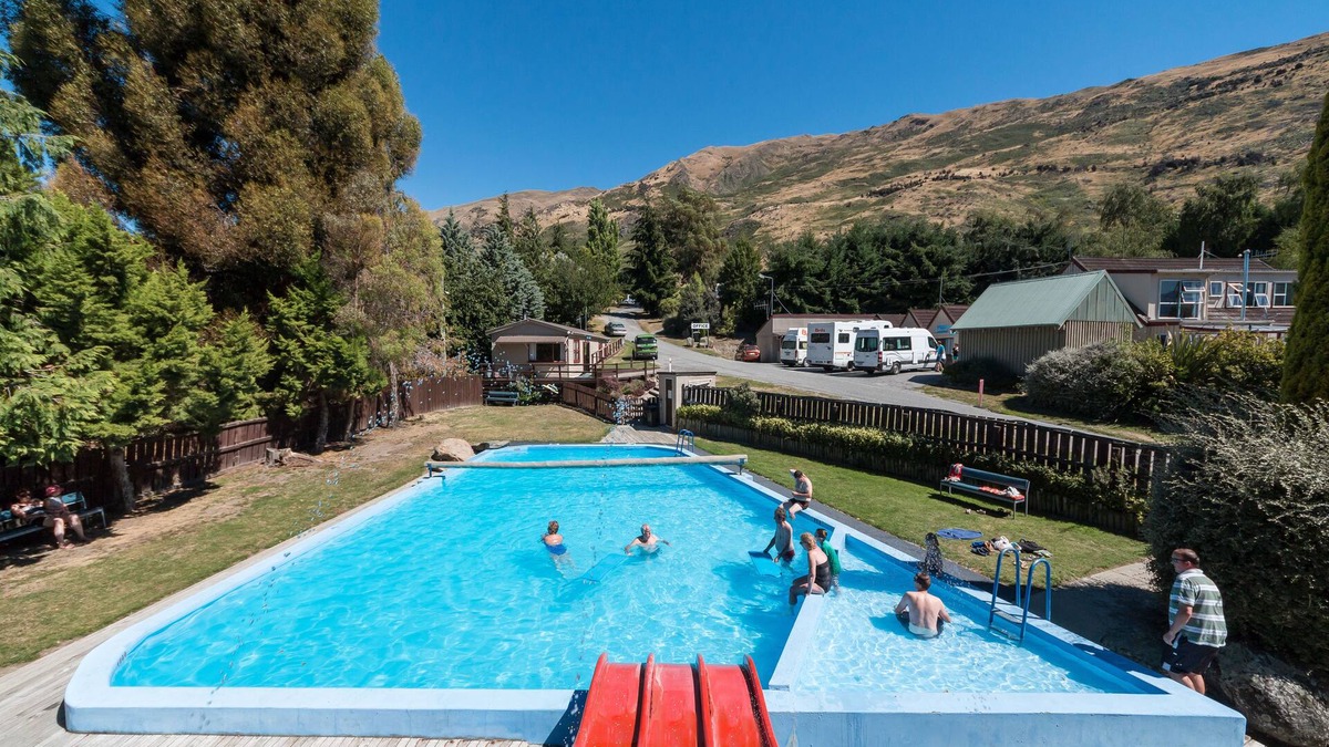 Wanaka Hotel | Mt Aspiring Holiday Park