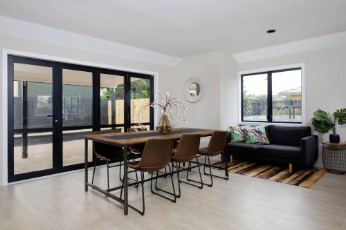 Mount Maunganui House | Mt Maunganui White House