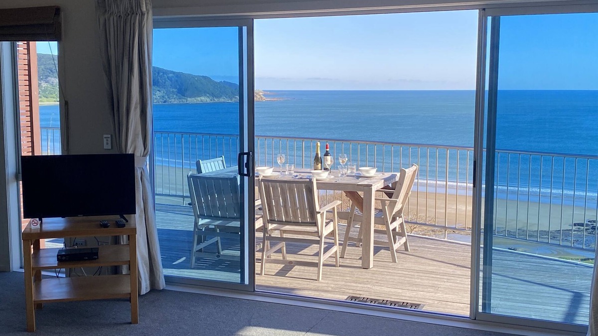 Ahipara House | Mukies Apartments 2.
