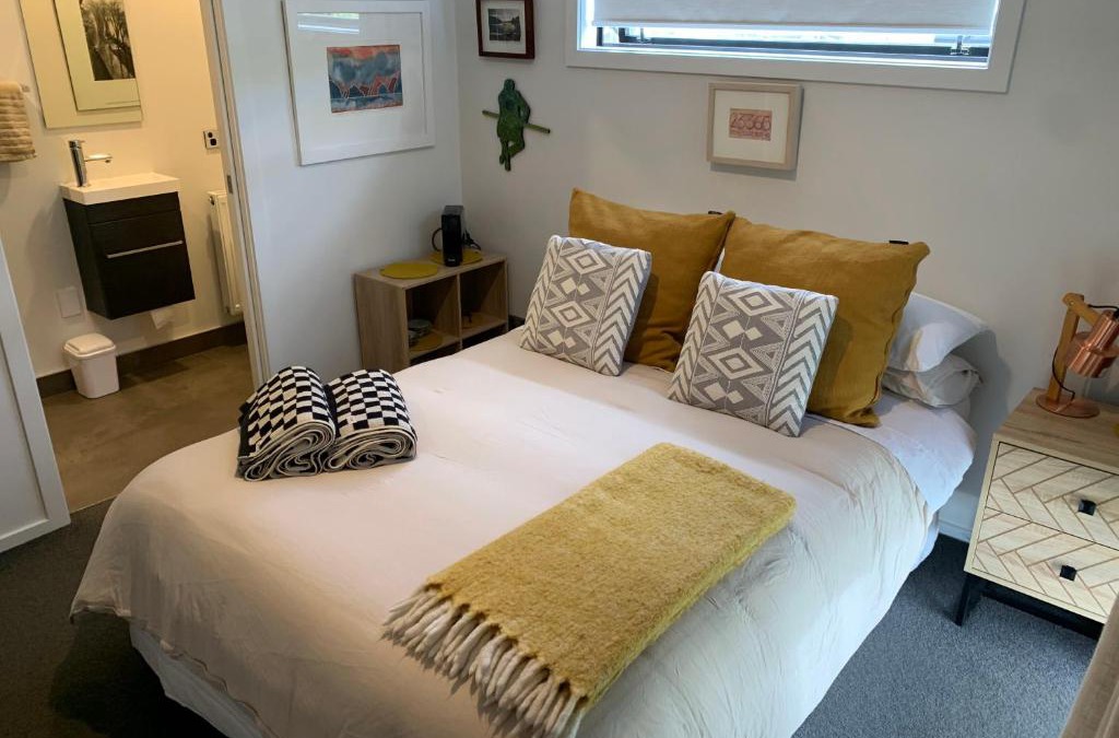 Lake Hayes Bed & Breakfast | Nau mai, haere mai! A warm welcome!
