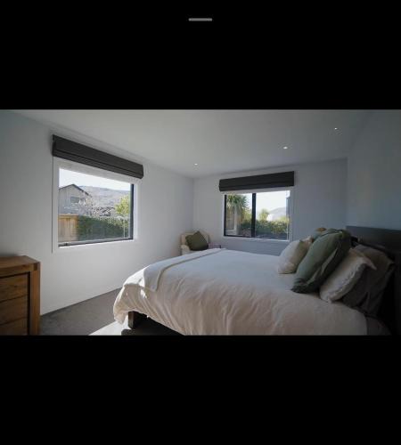 Kawarau Falls House | Near new 4 bed 2 bath house in Hanleys Farm, Queenstown