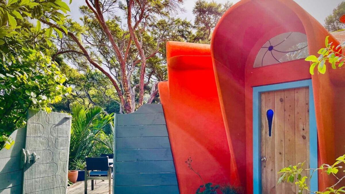 Ostend House | Nestled amongst the trees