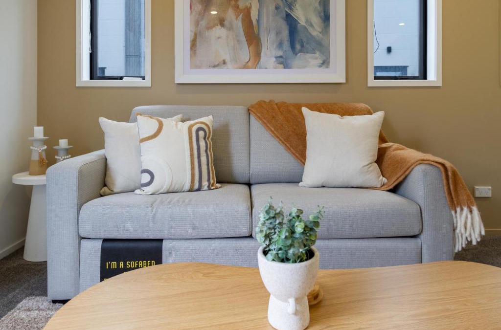 New Brighton Apartment | New Brighton Beach Explore - King Bed and sofa bed