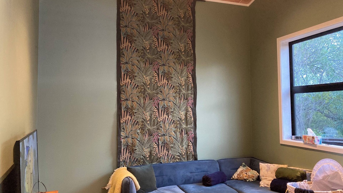 Ostend House | New build 3 bedroom house with sleep out and fresh eggs on Waiheke Island