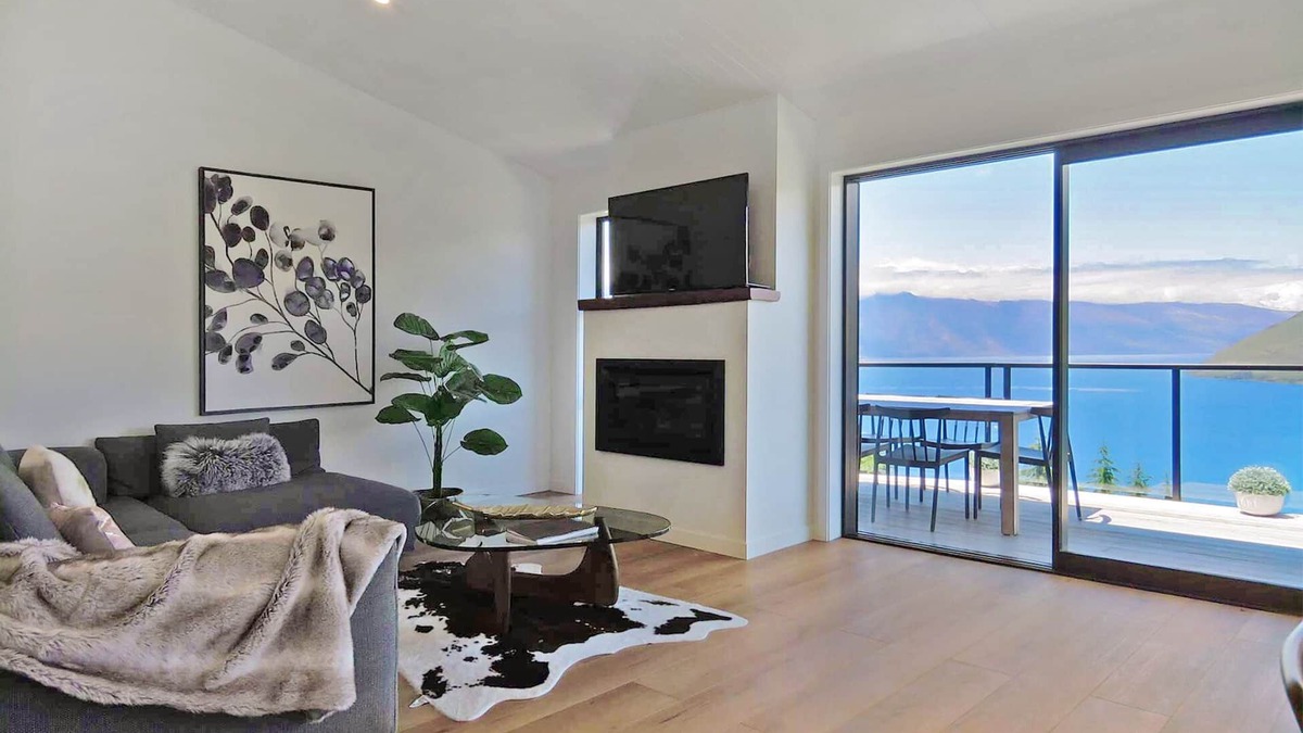 Fernhill House | Newly Built Luxe House with Magnificent View