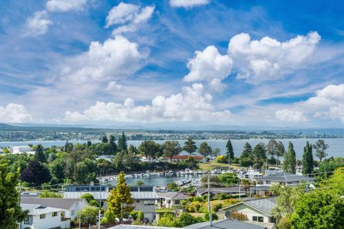 Taupo House | Ngaio Views - Lake Taupo Holiday Home