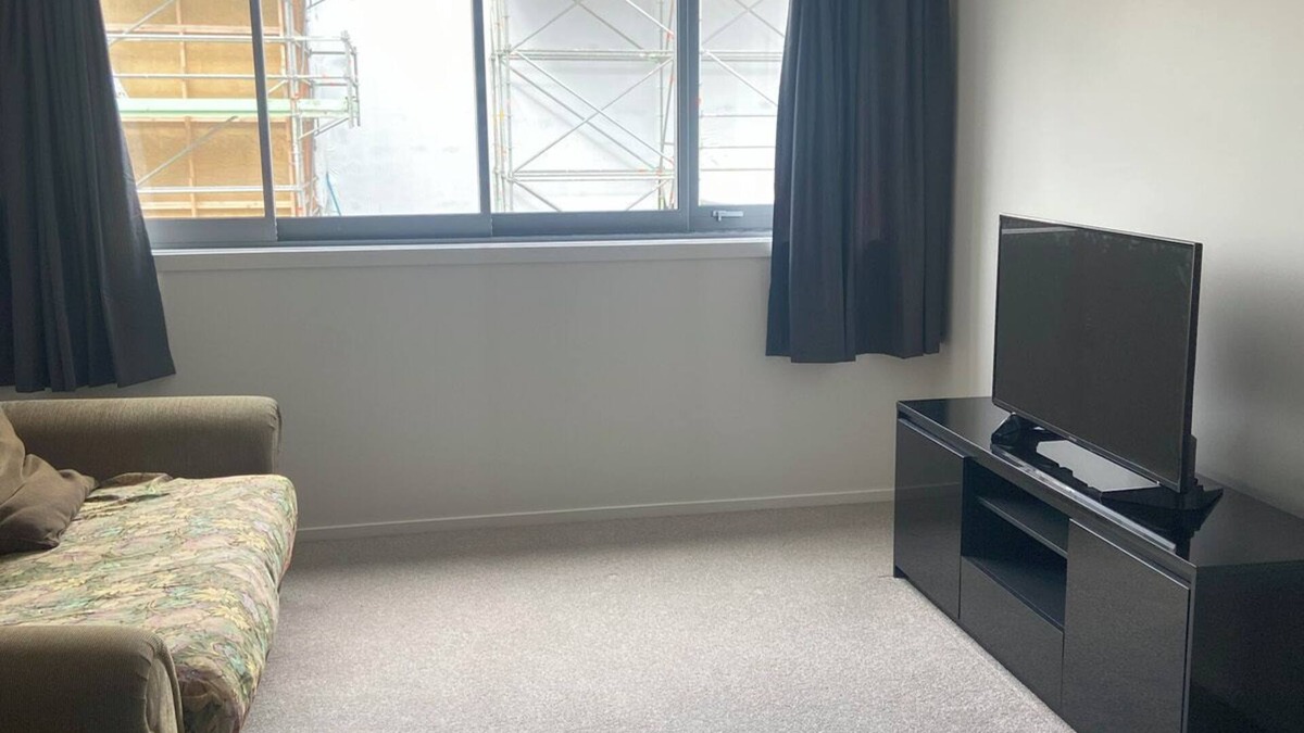 Mount Albert Apartment | Nice and tidy 3 bedrooms apartment, free parking, Close to mall, bus, Eden Park