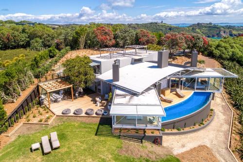 Matiatia Bay House | Nikau Estate, Oneroa - Be My Guest
