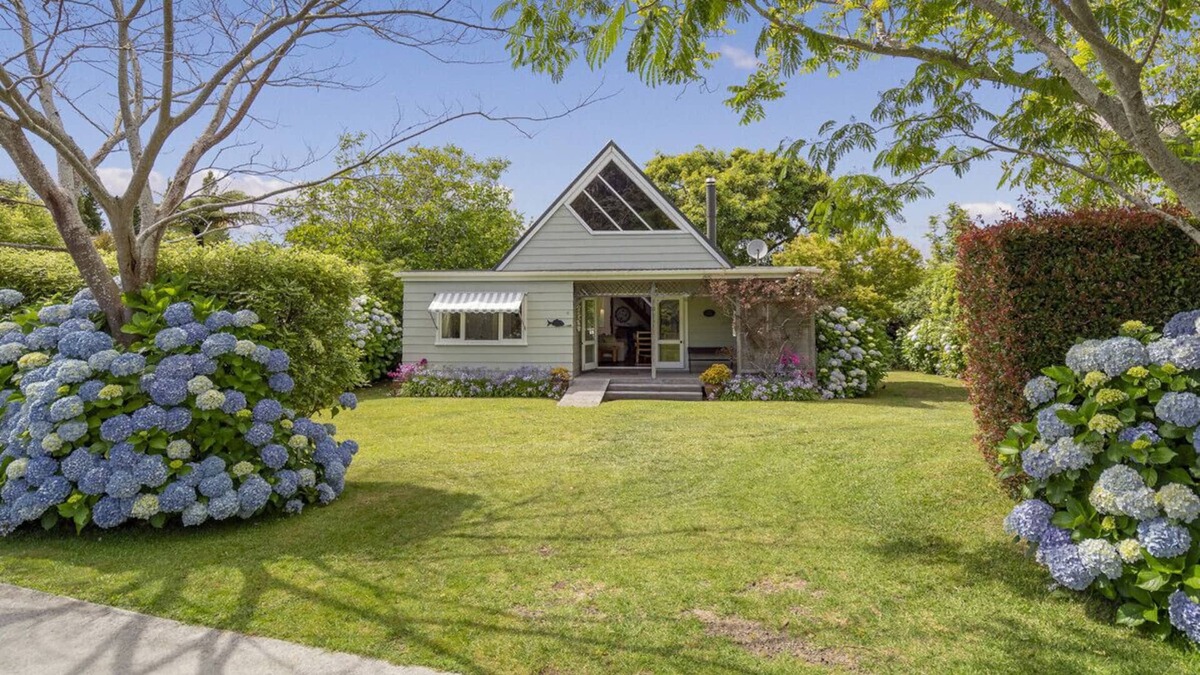 Hahei House | No. 11 - Hahei Holiday Home