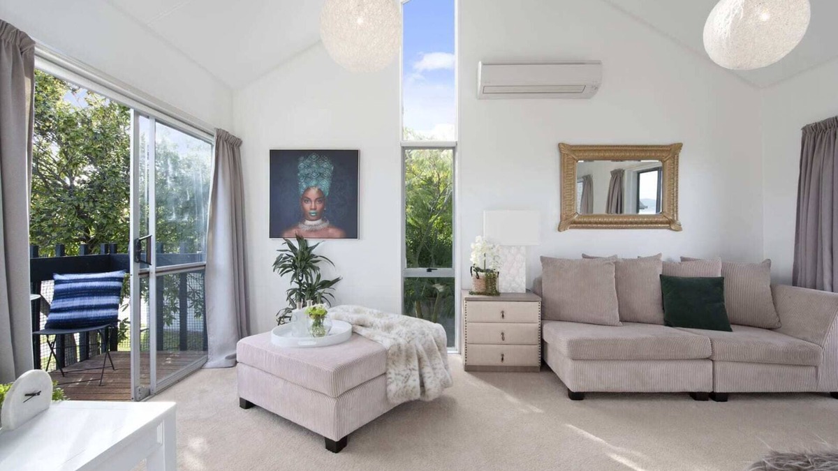 Taupo House | *No Service Fee!* Walk to the Lake & Town Centre
