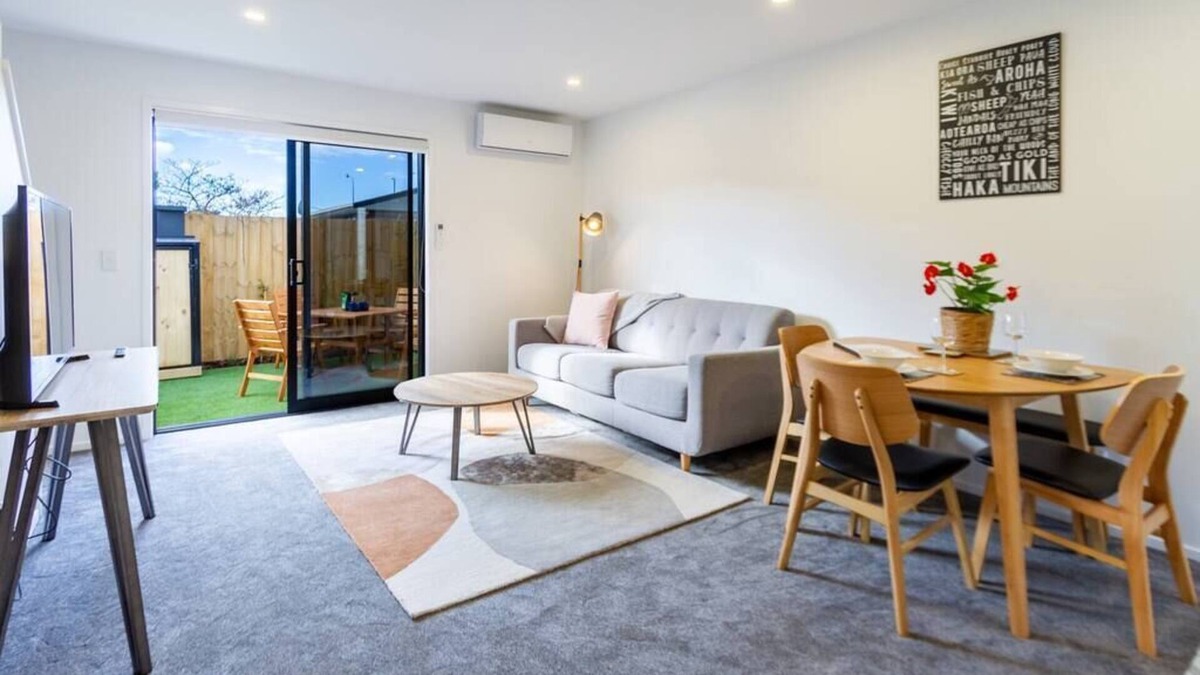 Papanui House | Northlands Delight 1 Bed 1 Bath w/King Bed