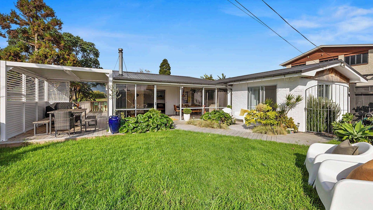 Oakura House | Oakura Oasis - ultimate beachside retreat