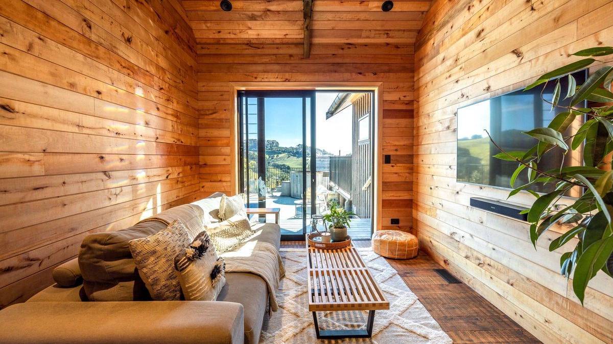 Onetangi House | Obsidian View Lodge - Stay Waiheke