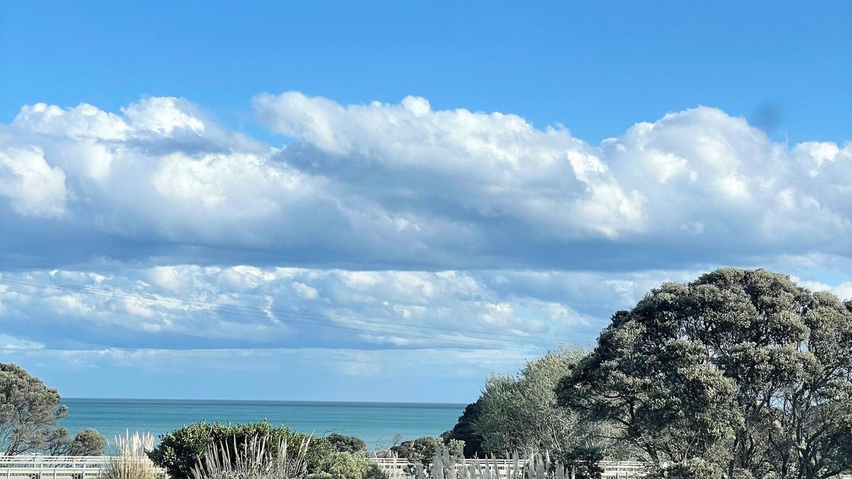 Gisborne House | Ocean Breeze at Wainui