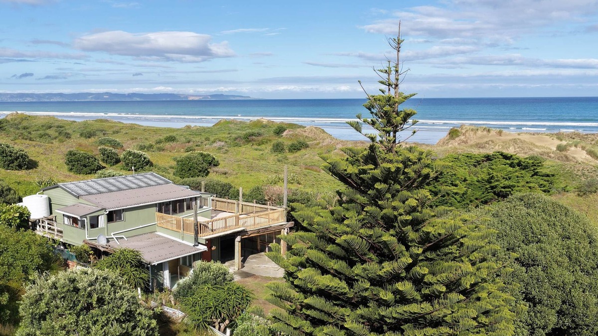 Far North District House | Ocean Dunes Retreat - Sauna & Spa