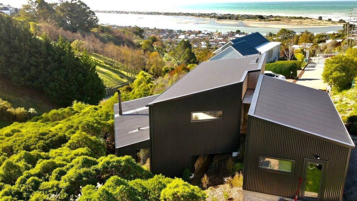 Redcliffs House | Ocean Views | 3BR Home with Hot Tub & Parking