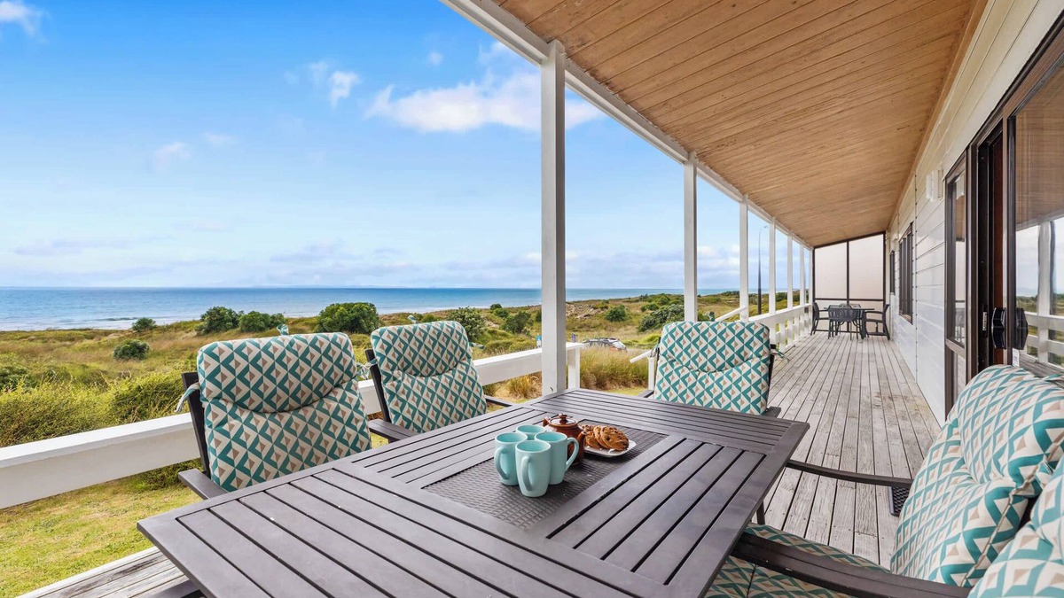 Papamoa Beach House | Oceanfront Escape Papamoa