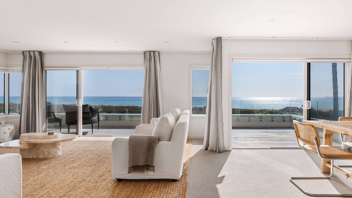 Papamoa Beach House | Oceanfront Oasis