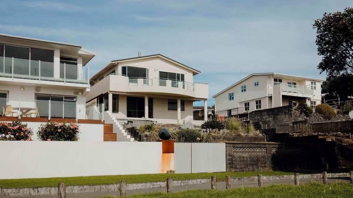 Bell Block House | Oceanfront Retreat - Beach Access - 2BR Bell Block