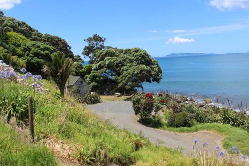 Tuateawa House | OCEANSIDE - Exclusive & private - Castaway Cottage