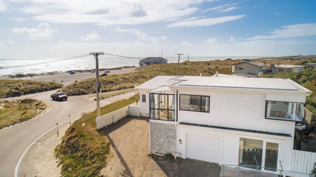 Foxton Beach Apartment | Oceanview 2bedroom Apartment