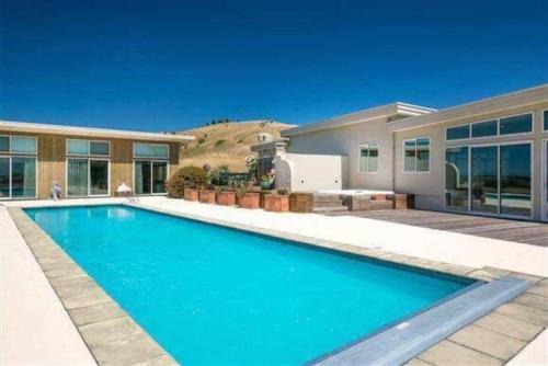 Blenheim House | Oceanview Suite in an 6-bedroom luxury villa