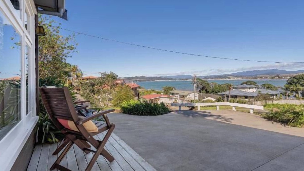 Whitianga House | Oceanview Tiny Home Whiti
