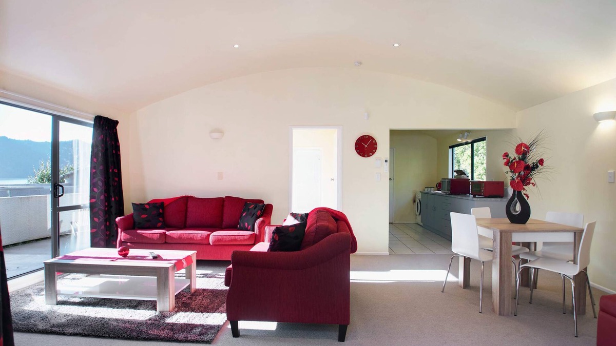 Lake Okareka Apartment | Okareka Escape - Lake Views & Lakeside Walk
