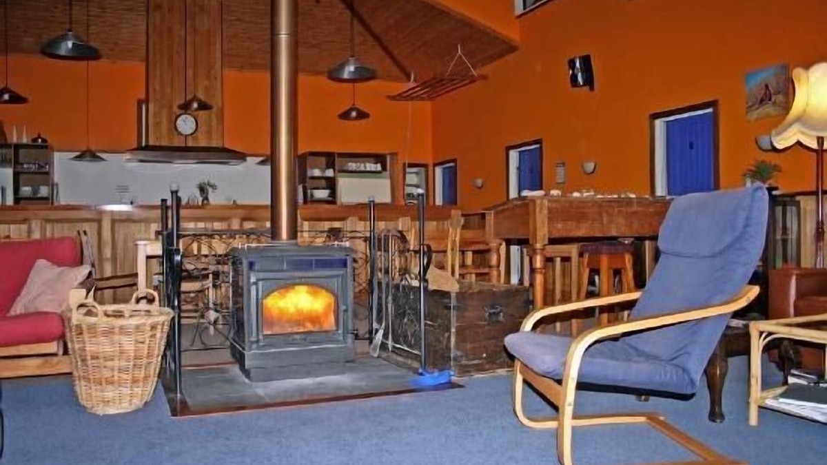 Awamoa House | Old Bones Lodge
