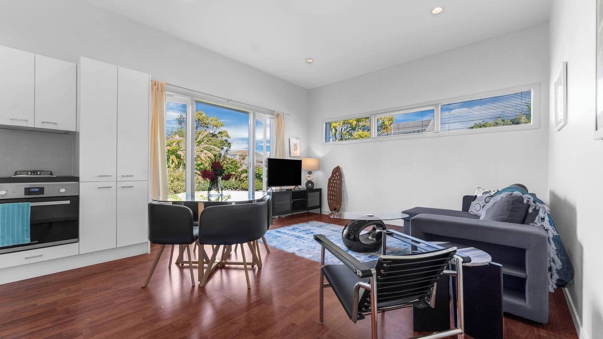 Narrow Neck Apartment | Old Lake Escape by Bespoke Stays