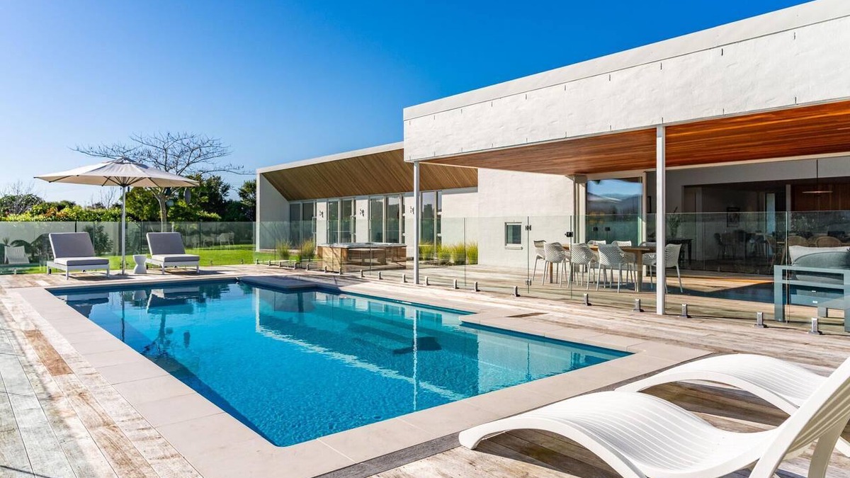 Mangawhai House | Olive Ridge Retreat - Luxury lifestyle retreat with pool and spa in beautiful rural setting
